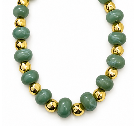 Collar bolas verde