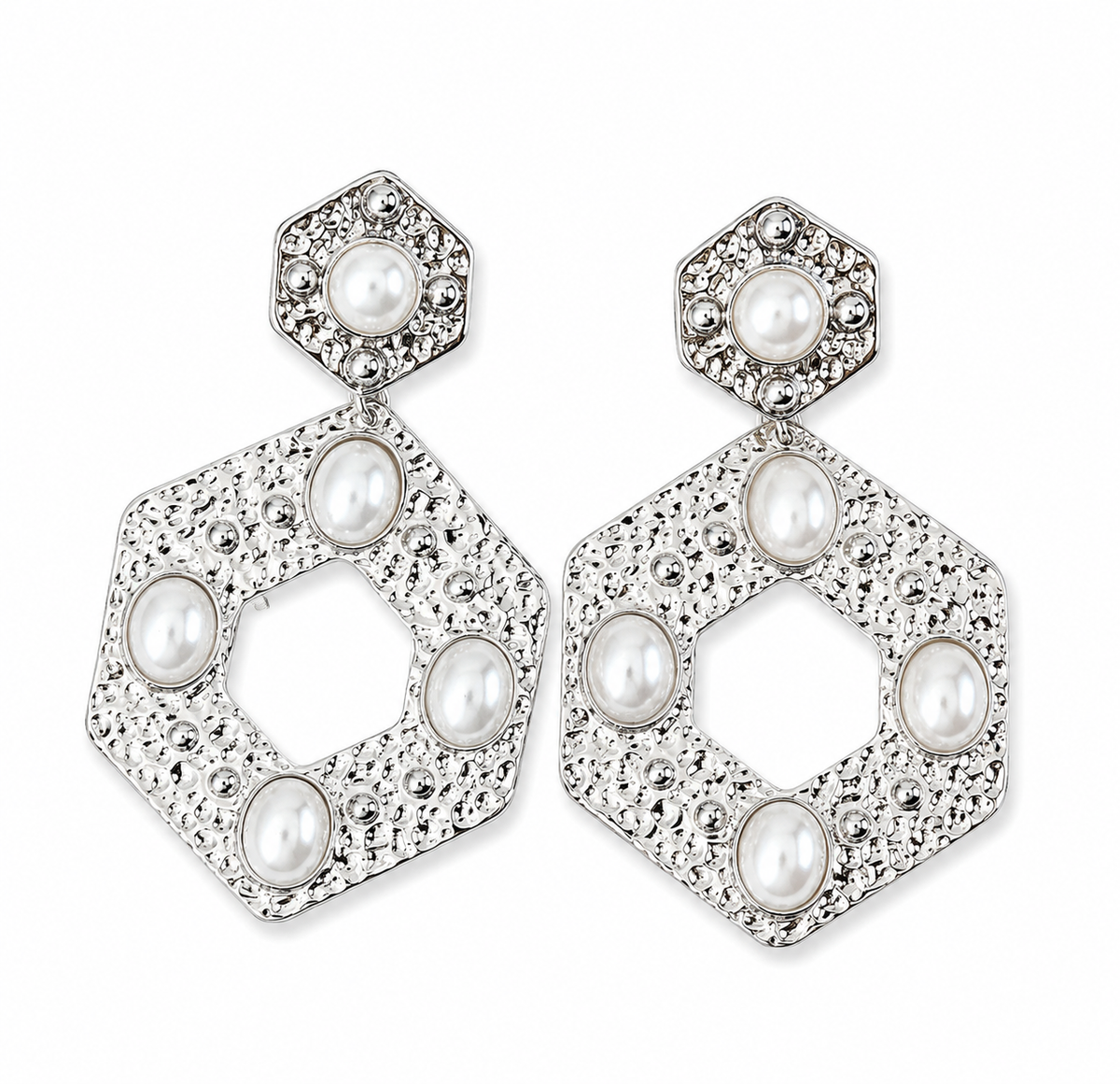 Arracada hexagonal plateado y perlas
